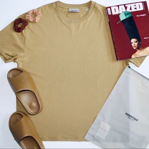 FEAR OF GOD ESSENTIALS ‘Amber’ Short Sleeve T